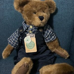 BOYD bear “NELSON”-20 inches, nwt